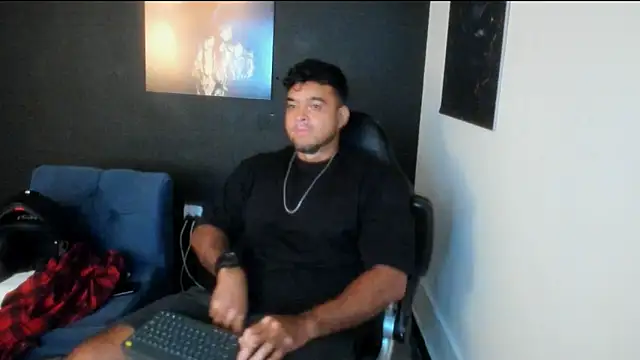 Snapshot of Big_furry_bear13 chatting on 20, 11, 2025 Big furry bear13 online show from 20, 11, 2025