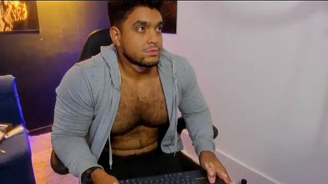 Snapshot of Big_furry_bear13 chatting on 25, 11, 2025 Big furry bear13 online show from 25, 11, 2025