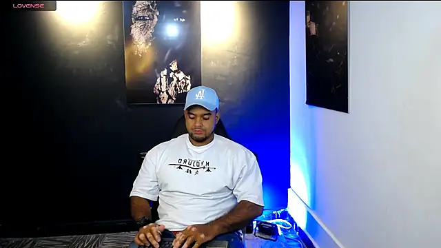 Snapshot of Big_furry_bear13 chatting on 8, 1, 2026 Big furry bear13 online show from 8, 1, 2026