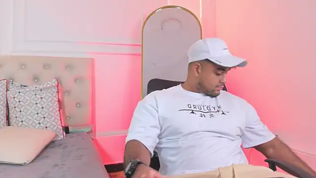 Snapshot of Big_furry_bear13 chatting on 13, 1, 2026 Big furry bear13 online show from 13, 1, 2026