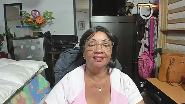 Mrs mommy  online show from 24, 10, 2025