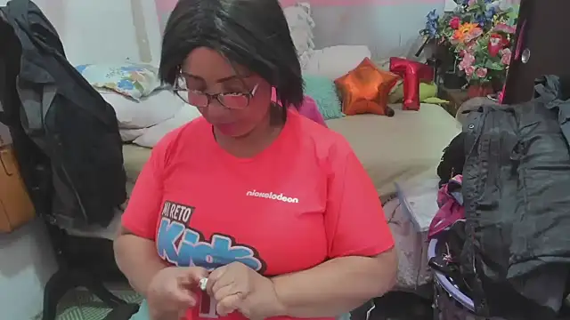 Mrs mommy  online show from 4, 5, 2026