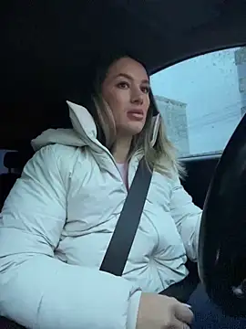 HotXMom online show from 17, 3, 2025