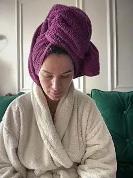 HotXMom online show from 1, 3, 2026