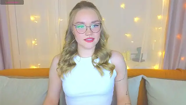 Aurora Golden1 online show from 22, 2, 2025