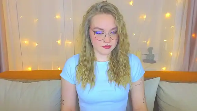 Aurora Golden1 online show from 21, 3, 2025