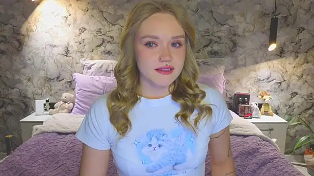 Aurora Golden1 online show from 19, 10, 2025