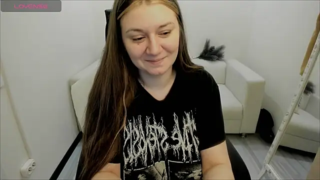 Snapshot of AlisaBacker chatting on 2, 1, 2025 AlisaBacker online show from 2, 1, 2025