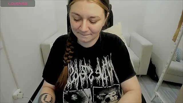 AlisaBacker online show from 4, 1, 2025