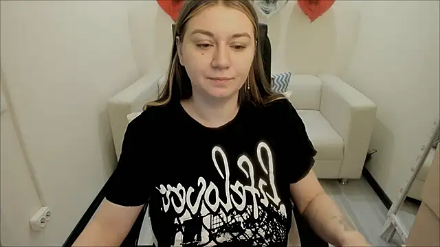 Snapshot of AlisaBacker chatting on 12, 2, 2025 AlisaBacker online show from 12, 2, 2025