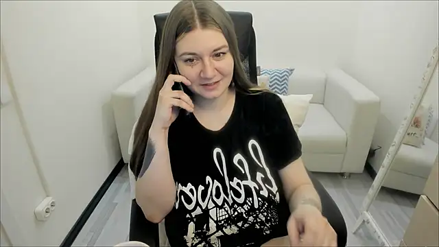 Snapshot of AlisaBacker chatting on 1, 3, 2025 AlisaBacker online show from 1, 3, 2025