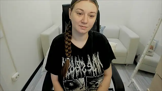 AlisaBacker online show from 7, 3, 2025