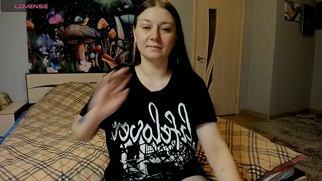 Snapshot of AlisaBacker chatting on 5, 10, 2025 AlisaBacker online show from 5, 10, 2025