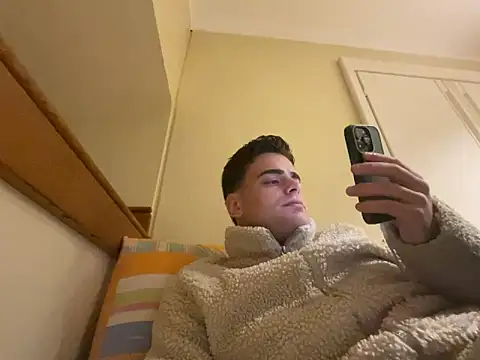 Snapshot of cubalibre02 chatting on 27, 11, 2025 cubalibre02 online show from 27, 11, 2025