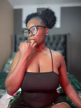 Snapshot of Candy-Heart chatting on 3, 3, 2025 Candy-Heart online show from 3, 3, 2025