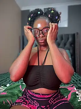 Snapshot of Candy-Heart chatting on 6, 3, 2025 Candy-Heart online show from 6, 3, 2025