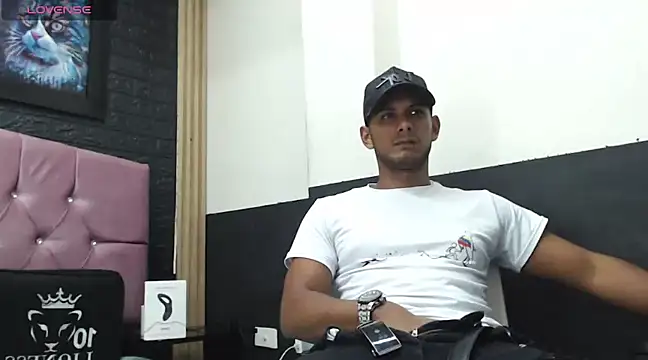 Chris Dick23 online show from 7, 3, 2025