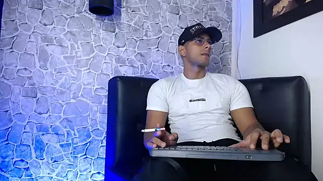 Chris Dick23 online show from 27, 7, 2026