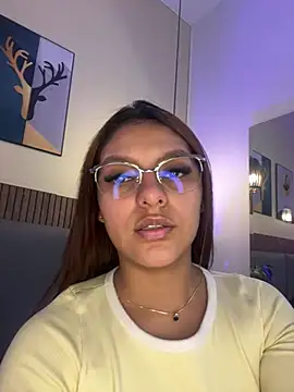 NicolleeEvanss online show from 23, 6, 2026