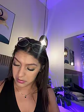 NicolleeEvanss online show from 29, 6, 2026