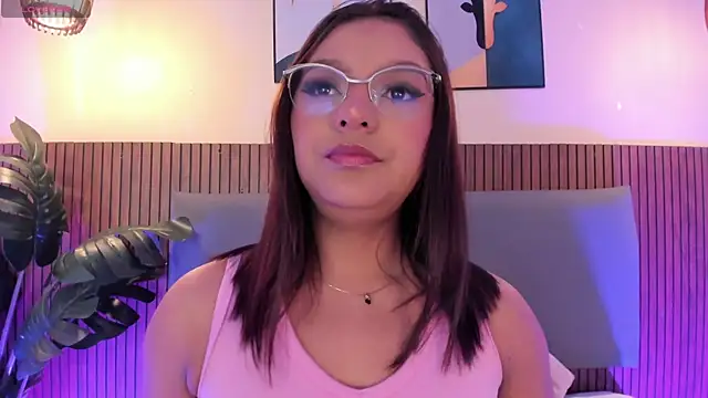 NicolleeEvanss online show from 6, 7, 2026