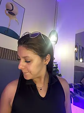 NicolleeEvanss online show from 8, 7, 2026