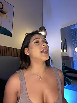 NicolleeEvanss online show from 20, 7, 2026