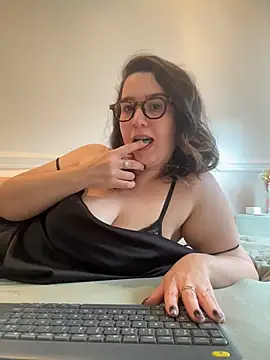 amooraaamoon online show from 6, 8, 2026