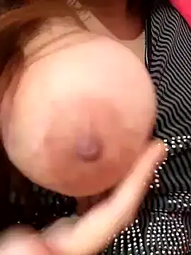 Snapshot of carmelasexy chatting on 23, 11, 2025 carmelasexy online show from 23, 11, 2025