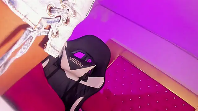 Orianadollx online show from 9, 3, 2025