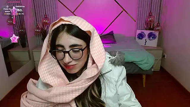 LenaRoses online show from 7, 2, 2026