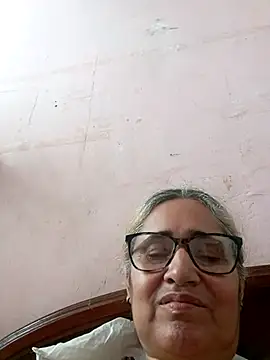 Snapshot of _candi chatting on 4, 11, 2025 candi online show from 4, 11, 2025