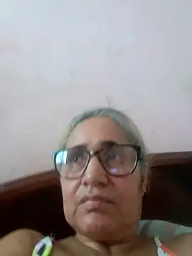 Snapshot of _candi chatting on 6, 11, 2025 candi online show from 6, 11, 2025