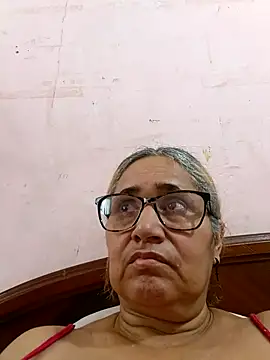 Snapshot of _candi chatting on 13, 11, 2025 candi online show from 13, 11, 2025