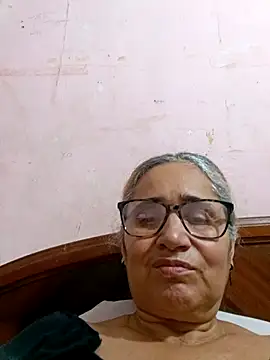 Snapshot of _candi chatting on 15, 11, 2025 candi online show from 15, 11, 2025