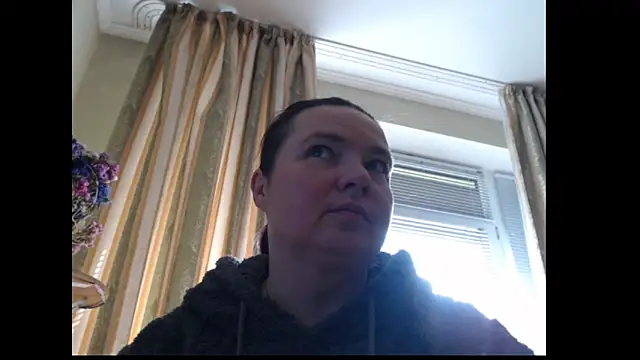 amorelara online show from 28, 9, 2025