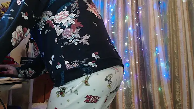 Snapshot of amorelara chatting on 13, 1, 2026 amorelara online show from 13, 1, 2026