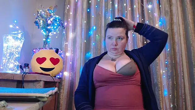 Snapshot of amorelara chatting on 18, 2, 2026 amorelara online show from 18, 2, 2026