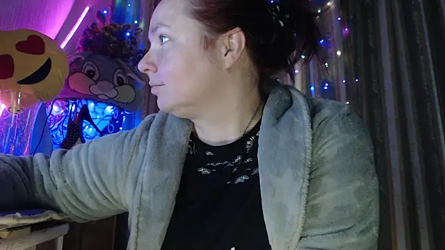 amorelara online show from 8, 5, 2026