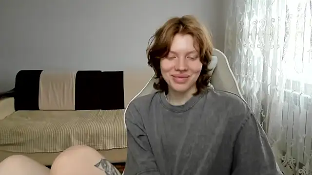 Snapshot of StellaDavis chatting on 5, 4, 2026 StellaDavis online show from 5, 4, 2026