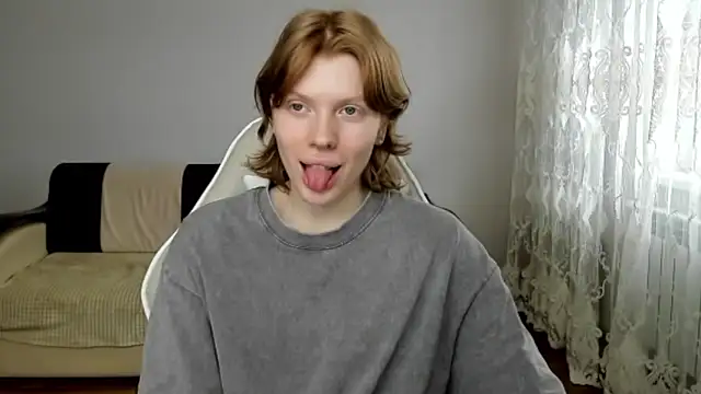Snapshot of StellaDavis chatting on 6, 4, 2026 StellaDavis online show from 6, 4, 2026