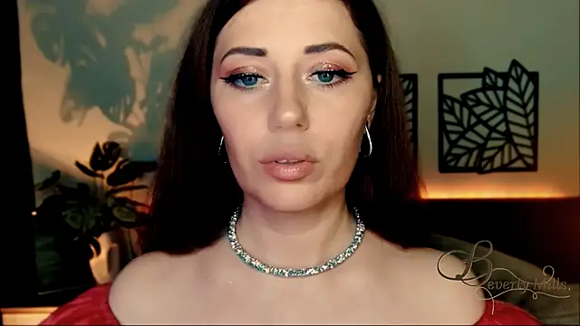 Snapshot of MissBeverlyMills chatting on 7, 12, 2024 MissBeverlyMills online show from 7, 12, 2024