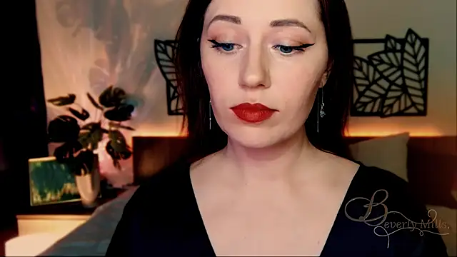 Snapshot of MissBeverlyMills chatting on 13, 12, 2024 MissBeverlyMills online show from 13, 12, 2024