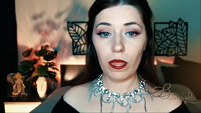 Snapshot of MissBeverlyMills chatting on 9, 2, 2025 MissBeverlyMills online show from 9, 2, 2025