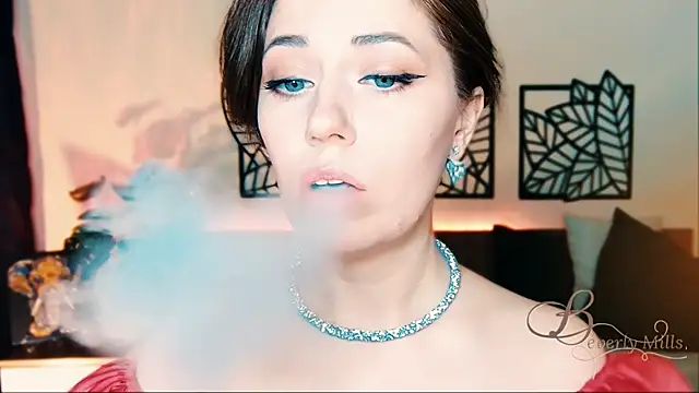 Snapshot of MissBeverlyMills chatting on 5, 3, 2025 MissBeverlyMills online show from 5, 3, 2025