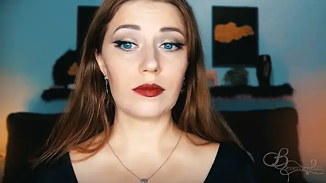 Snapshot of MissBeverlyMills chatting on 14, 9, 2025 MissBeverlyMills online show from 14, 9, 2025