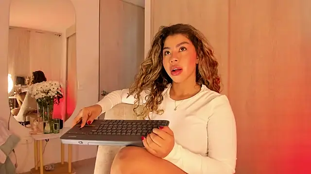 Snapshot of Melina_Ferrer1 chatting on 30, 5, 2026 Melina Ferrer1 online show from 30, 5, 2026
