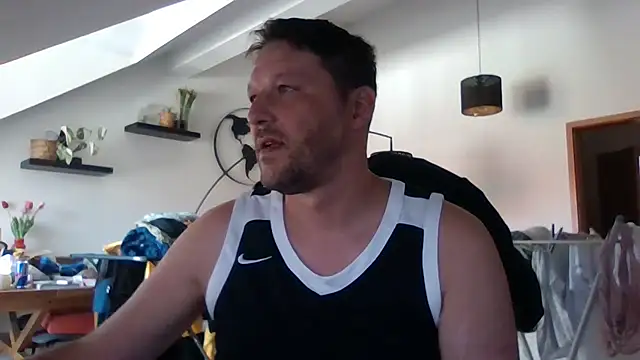 Snapshot of BennyLommy chatting on 8, 8, 2026 BennyLommy online show from 8, 8, 2026