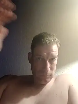 Snapshot of MArciQuarky chatting on 12, 3, 2025 MArciQuarky online show from 12, 3, 2025