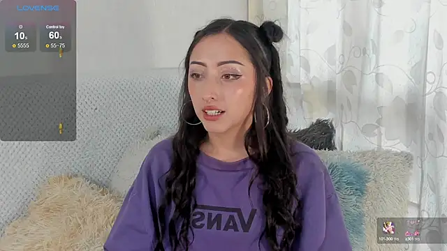 Snapshot of v1cky_ chatting on 7, 3, 2025 v1cky  online show from 7, 3, 2025